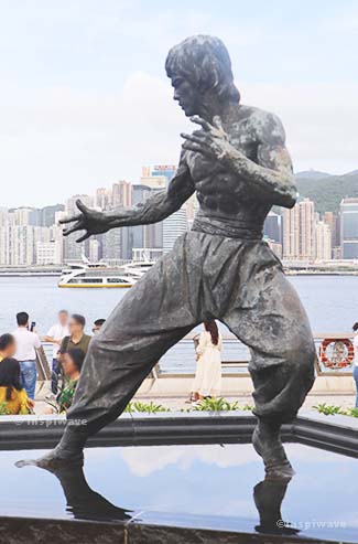  Bruce Lee Sculpture