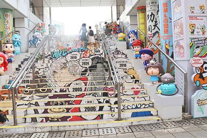 Stair Statues and Drawing second entrance