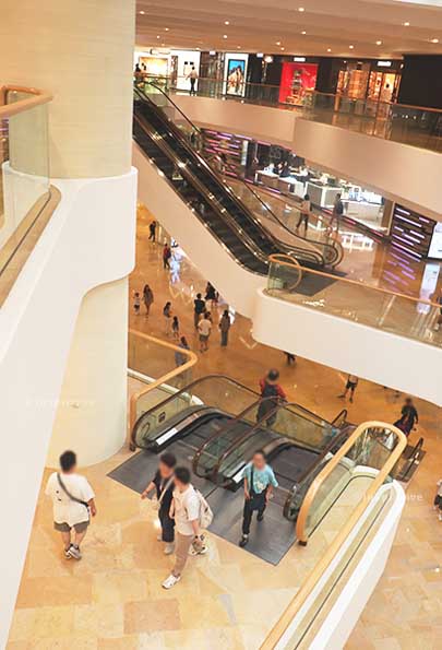 Three-story Pacific Place