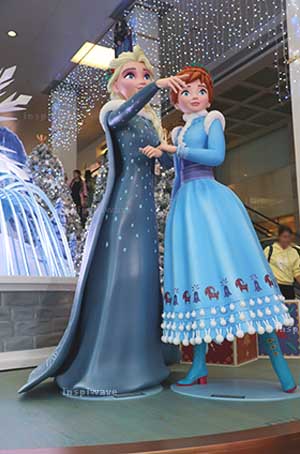 Celebrating Christmas in Hong Kong Tsim Sha Tsui Habour City Frozen Elsa and Anna