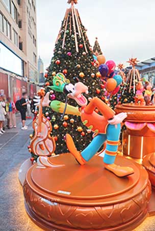 Celebrating Christmas in Hong Kong Tsim Sha Tsui Habour City Santa Goofy